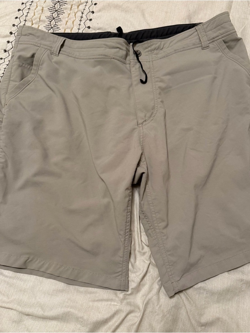 Kuhl Men’s Hiking Shorts; khaki; Size 40